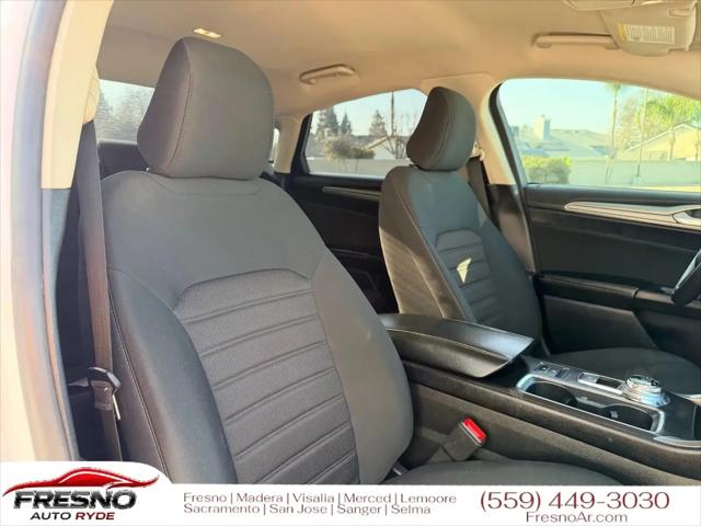 2020 Ford Fusion SE