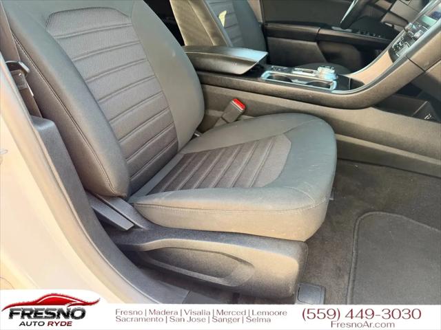2020 Ford Fusion SE