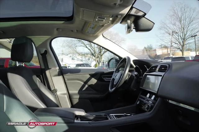 2019 Jaguar F-PACE 25t Premium