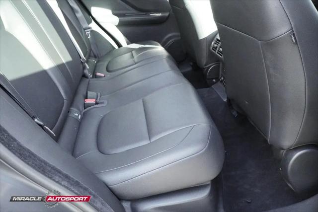 2019 Jaguar F-PACE 25t Premium