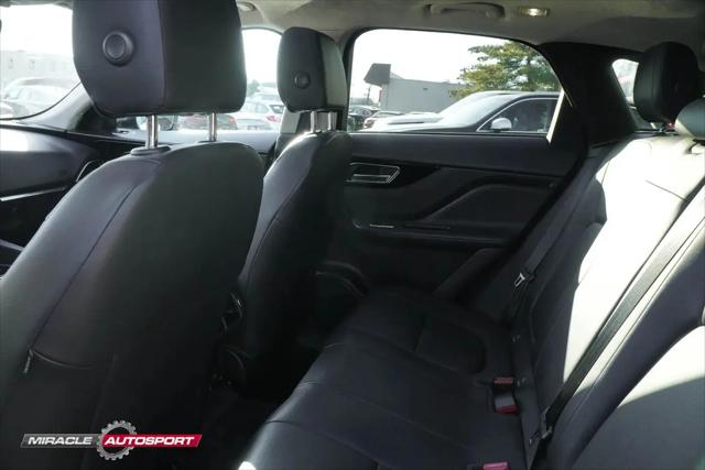 2019 Jaguar F-PACE 25t Premium