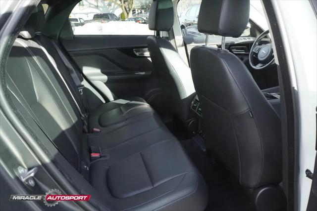 2019 Jaguar F-PACE 25t Premium