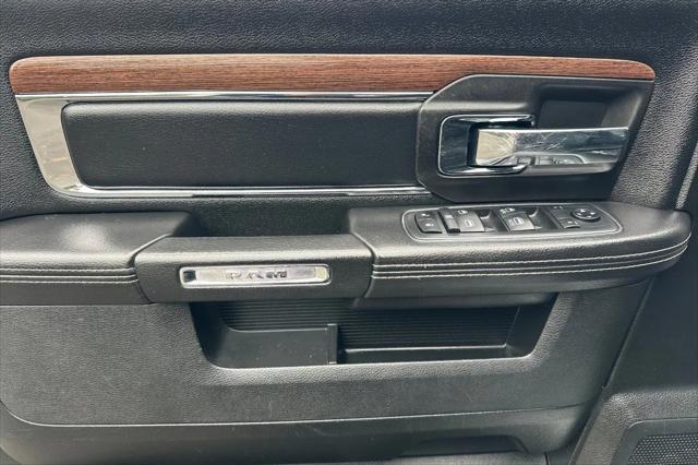 2019 Ram 1500 Classic Laramie Crew Cab 4x4 5'7" Box