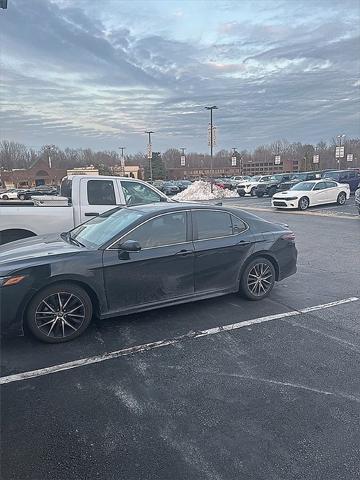 2022 Toyota Camry SE