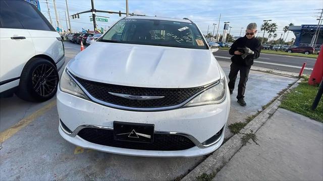 2020 Chrysler Pacifica Limited for sale in Miami, FL