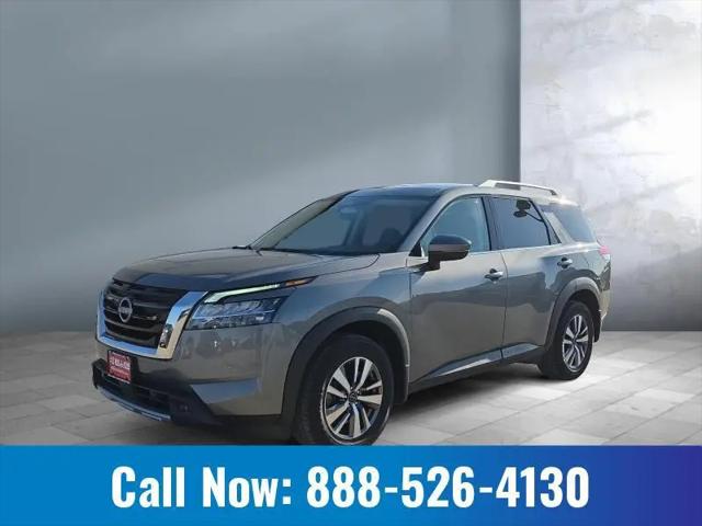 2023 Nissan Pathfinder SL 4WD for sale in Iowa City, IA