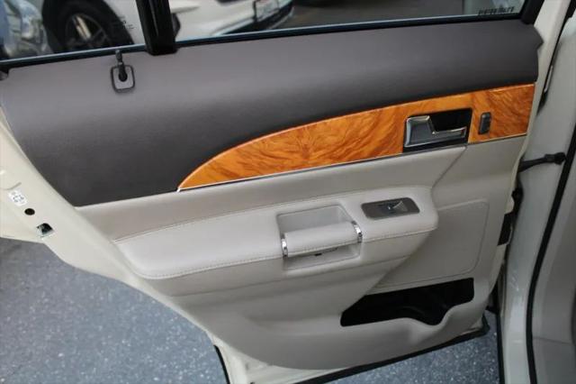 2014 Lincoln MKX Base