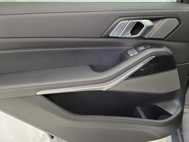 2024 BMW X7 M60i