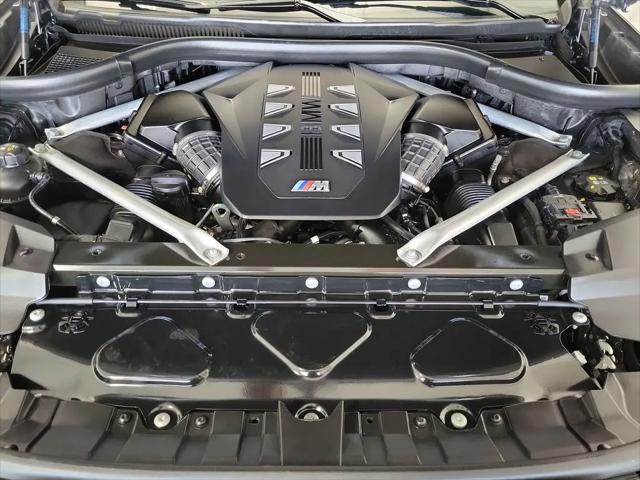 2024 BMW X7 M60i