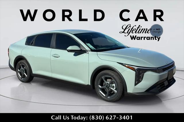 2026 Kia K4 LXS