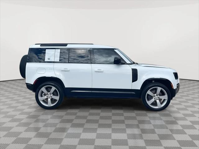 2024 Land Rover Defender 110 P400 X-Dynamic SE