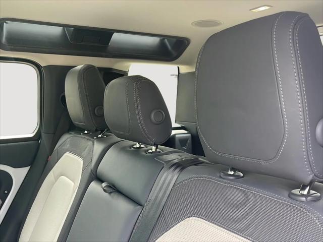 2024 Land Rover Defender 110 P400 X-Dynamic SE