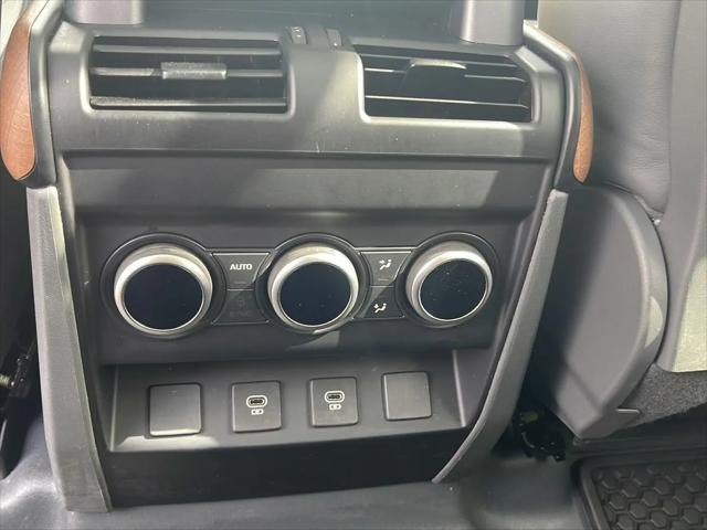 2024 Land Rover Defender 110 P400 X-Dynamic SE