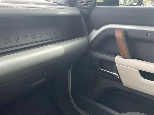 2024 Land Rover Defender 110 P400 X-Dynamic SE