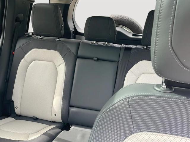 2024 Land Rover Defender 110 P400 X-Dynamic SE