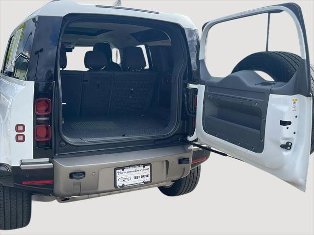 2024 Land Rover Defender 110 P400 X-Dynamic SE
