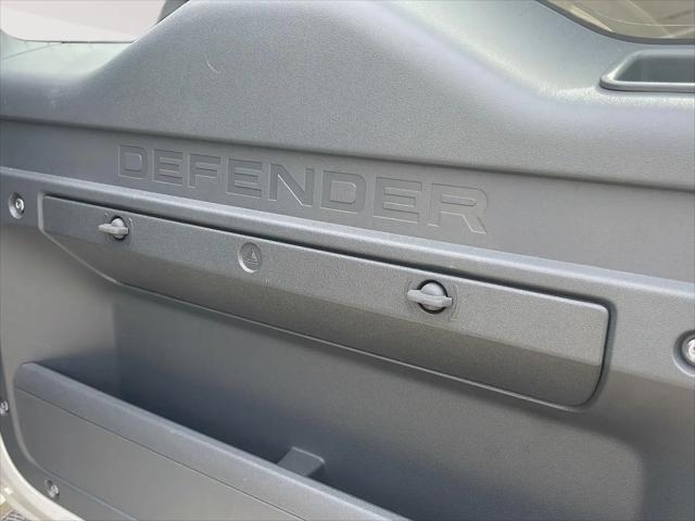 2024 Land Rover Defender 110 P400 X-Dynamic SE