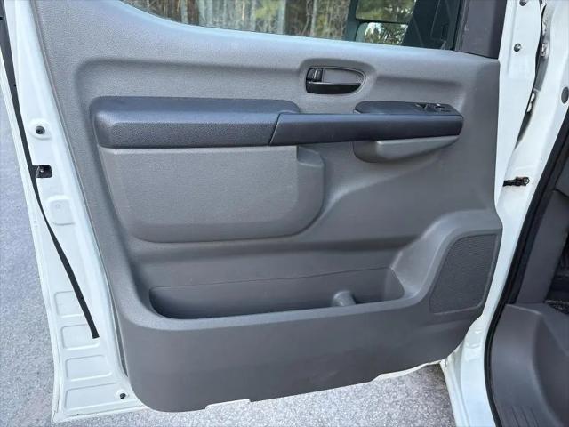 2021 Nissan 2500 SV Standard Roof V6