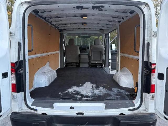 2021 Nissan 2500 SV Standard Roof V6