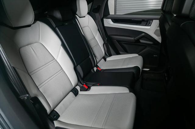 2024 Porsche Cayenne S