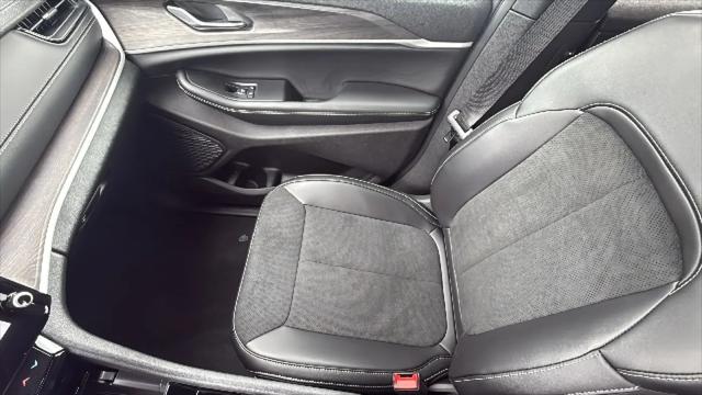 2026 Jeep Grand Cherokee L Altitude 4x4
