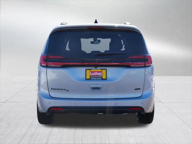 2026 Chrysler Pacifica Select AWD