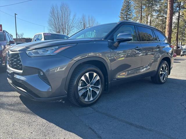 2020 Toyota Highlander Hybrid XLE for sale in Bend, OR