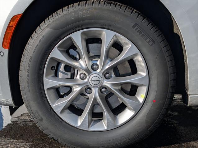 2026 Chrysler Pacifica Select AWD