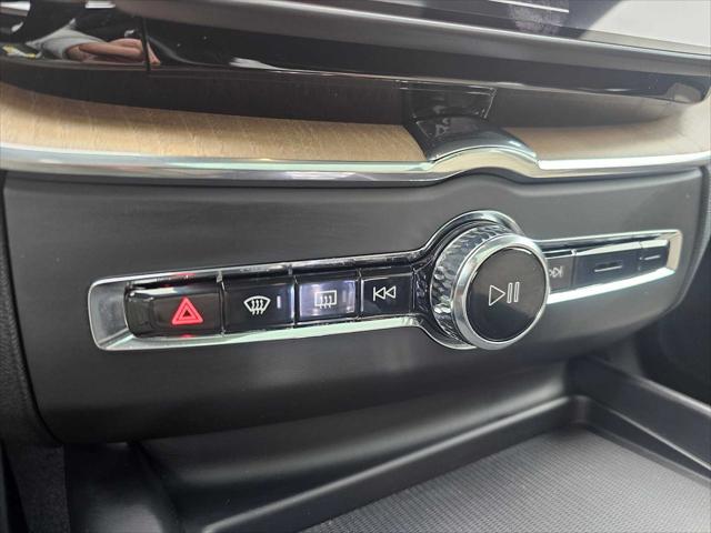 2026 Volvo XC60 B5 Core