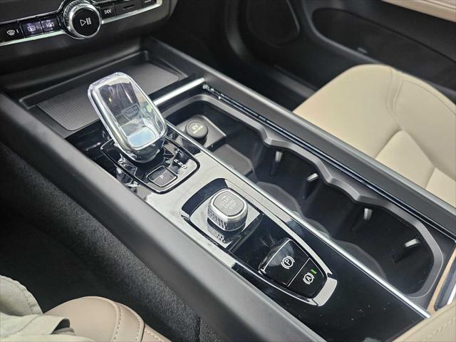 2026 Volvo XC60 B5 Core