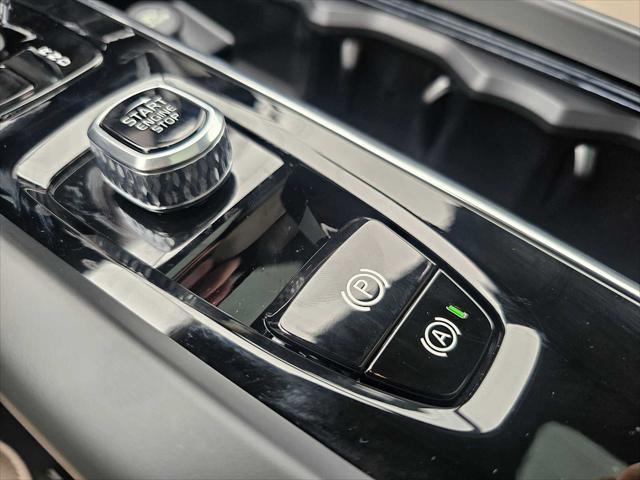 2026 Volvo XC60 B5 Core