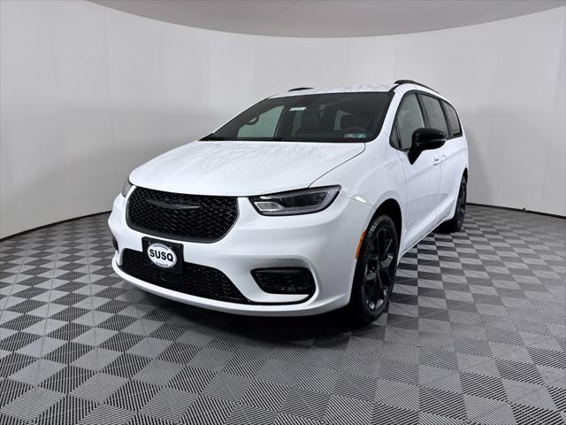 2026 Chrysler Pacifica Select AWD