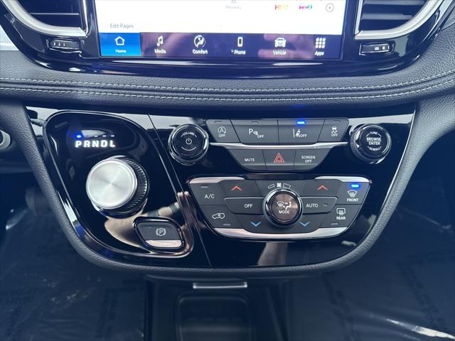 2026 Chrysler Pacifica Select AWD