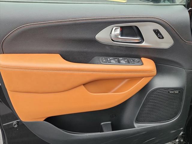 2026 Chrysler Pacifica Pinnacle AWD