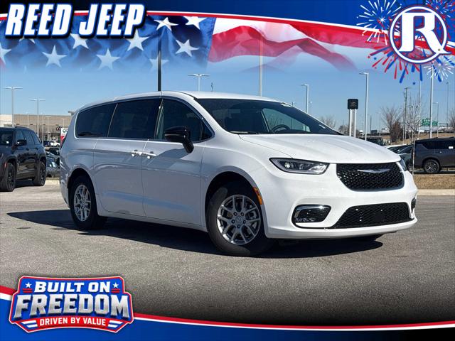 2026 Chrysler Pacifica Select for sale in Overland Park, KS