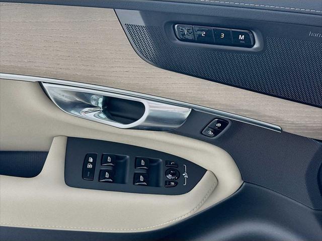 2026 Volvo XC90 Plug-In Hybrid Plus, T8 AWD, Electric/Gasoline, Bright, 7 Seats