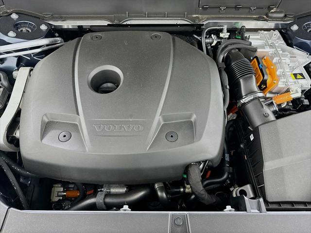 2026 Volvo XC90 Plug-In Hybrid Plus, T8 AWD, Electric/Gasoline, Bright, 7 Seats