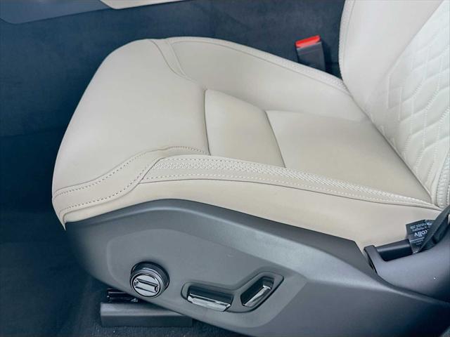 2026 Volvo XC90 Plug-In Hybrid Plus, T8 AWD, Electric/Gasoline, Bright, 7 Seats