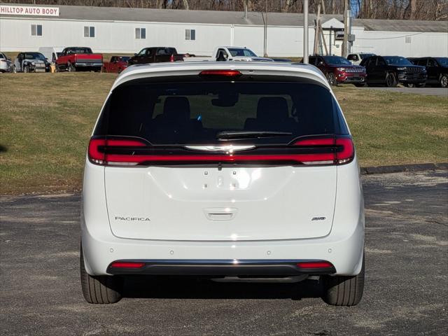 2026 Chrysler Pacifica Select AWD