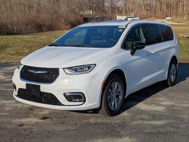 2026 Chrysler Pacifica Select AWD