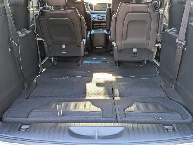 2026 Chrysler Pacifica Select AWD