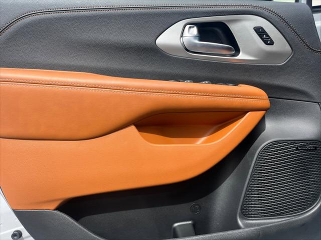 2026 Chrysler Pacifica Pinnacle AWD