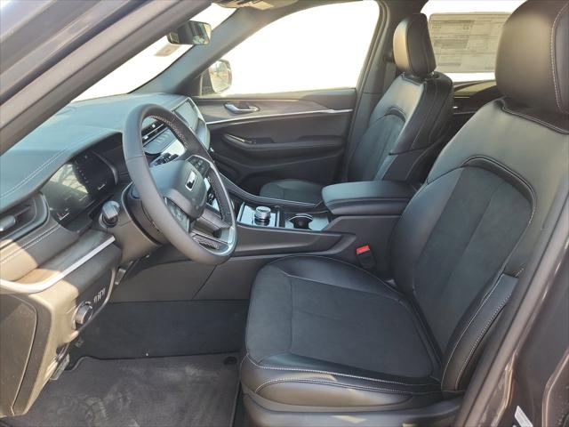 2026 Jeep Grand Cherokee Altitude 4x2