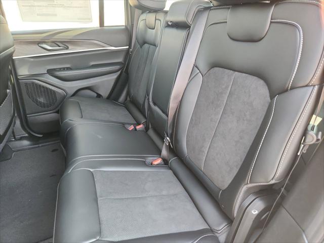 2026 Jeep Grand Cherokee Altitude 4x2