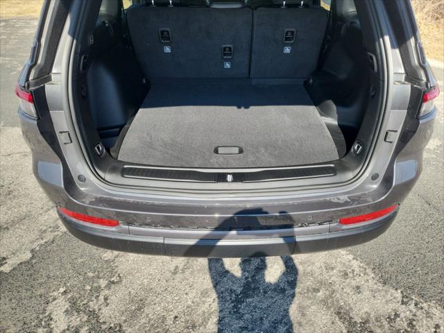 2026 Jeep Grand Cherokee Altitude 4x2