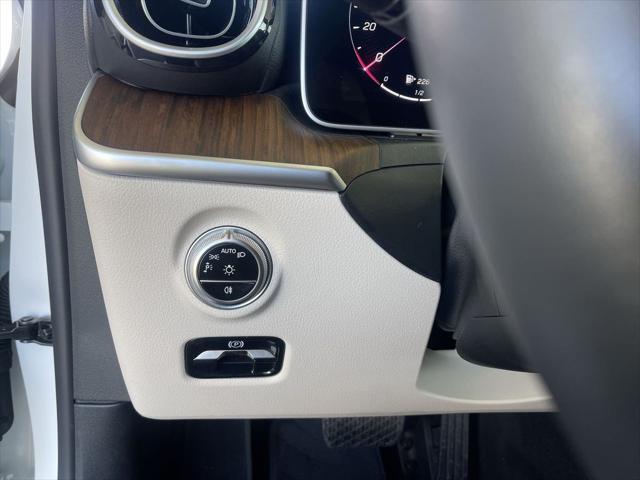 2025 Mercedes-Benz C-CLASS C 300 Unknown