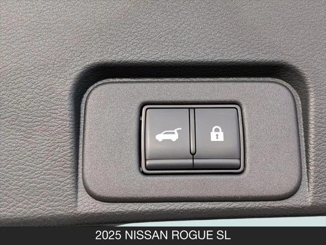 2025 Nissan Rogue SL FWD
