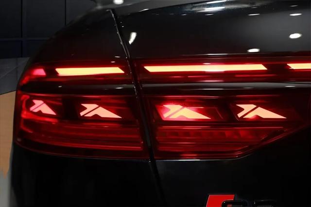 2022 Audi S8 TFSI quattro Tiptronic