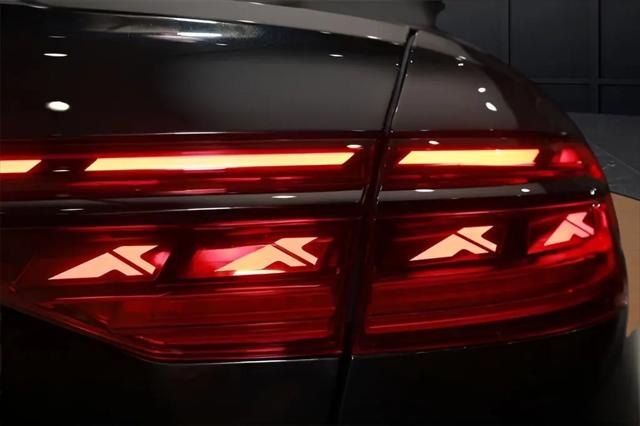 2022 Audi S8 TFSI quattro Tiptronic