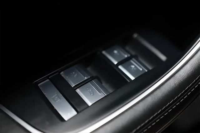 2022 Audi S8 TFSI quattro Tiptronic